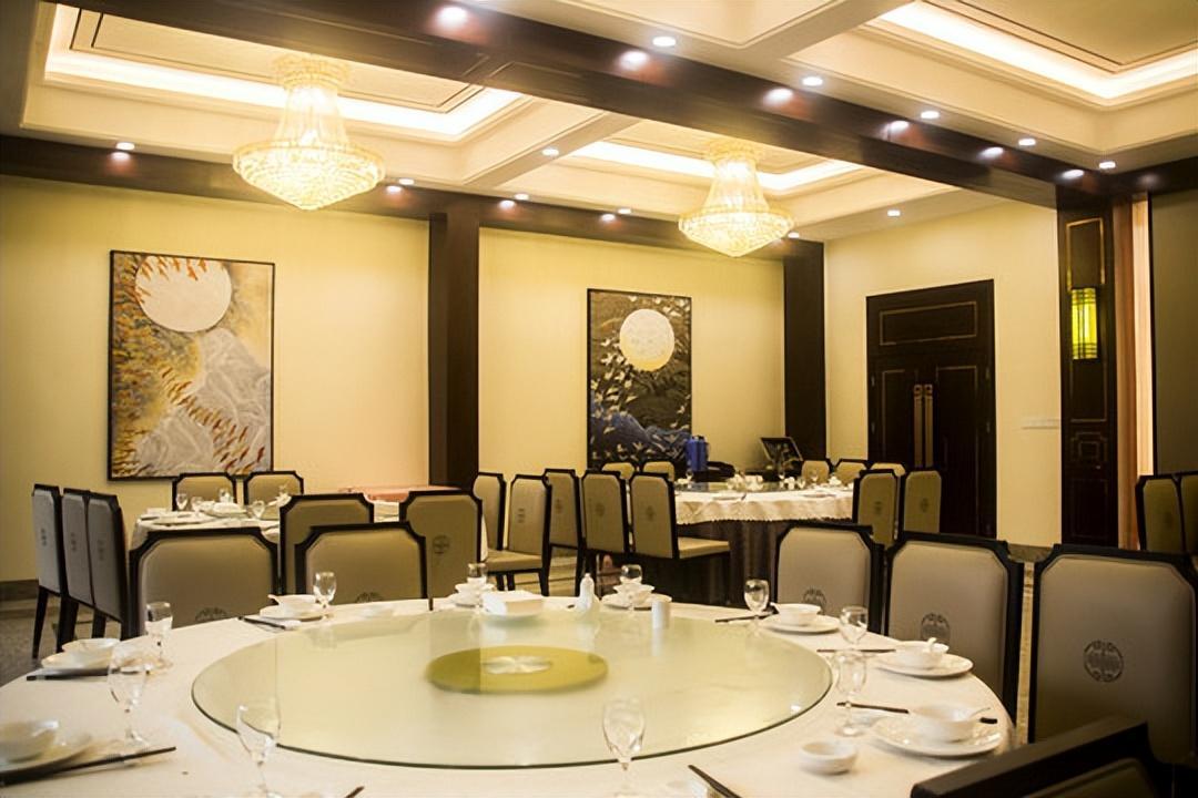 昨天同学聚会，通知28人，实到9人，不愿参加的人内心要过这道坎